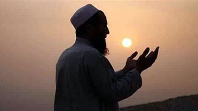 حكم الدعاء في أول ليلة من شهر رجب وهل يستجاب؟