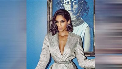 بالمشجر المكشوف.. إنجي كيوان تحتفل مع فريق 