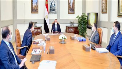 السيسي يوجه برفع الحد الأدنى للأجور لـ 2700 جنيه وإقرار علاوتين و تعيين 30 ألف مدرس