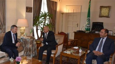 أبو الغيط يلتقي المفوض العام للأونروا.. ويؤكد أهمية سد الفجوة التمويلية للوكالة
