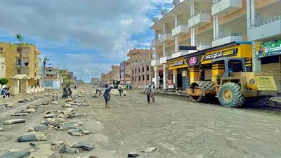 رصف الطرق وتركيب خطوط المياه بمصيف بلطيم