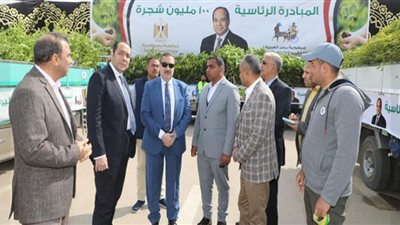 محافظ المنوفية يتفقد اصطفاف سيارات تحمل 135 ألف شجرة