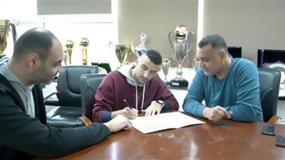 الأهلي يجدد تعاقده مع مؤمن خيري لاعب السلة