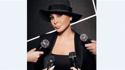 إليسا تهوس جمهورها بإطلالة لافتة في حفلها الأخير| صور
