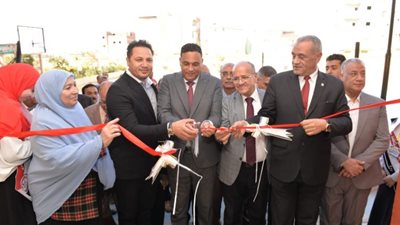 محافظ الدقهلية يدشن القافلة الطبية الشاملة لأهالي القرية