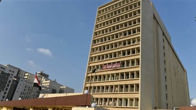 مفاوضة جماعية تعيد عجلات إنتاج شركة بالسويس وتحقق مطالب 697 عاملًا