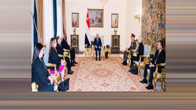 الرئيس يبحث مع وزير الدفاع الأمريكي جهود تعزيز السلم والاستقرار