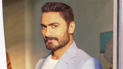 تامر حسني يدعم البلوجر سارة ويطالب جمهوره بالوقوف معها