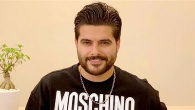 ناصيف زيتون يتخطى المليون ونصف بأغنية 