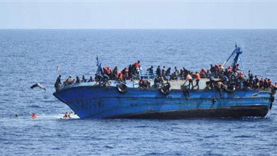 إنقاذ أكثر من ألف مهاجر قبالة سواحل إيطاليا