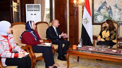 وزيرة الهجرة تبحث طرق الاستثمار في مصر وتوفير فرص عمل للشباب