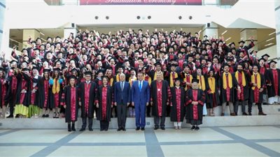 وزير الصحة يشهد حفل تخريج دفعة 2022 من طلاب الجيزة الجديدة