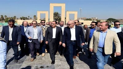 مدبولي يتفقد أعمال تنفيذ مشروع تطوير 