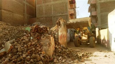 بالصور.. قرار محافظ الشرقية بإزالة منزل بالقنايات