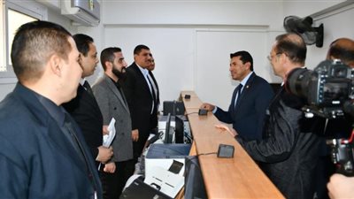 وزير الرياضة يفتتح مكتب توثيق بمركز شباب جزيرة بدران بروض الفرج