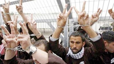 الأسرى الفلسطينيون يواصلون عصيانهم في سجون الاحتلال