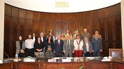 الغندور يبحث التعاون المشترك مع وفد السفارة الفرنسية بالقاهرة