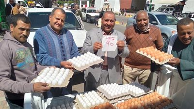 محافظ أسيوط: استمرار تسيير المنافذ المتنقلة لبيع السلع الغذائية بأسعار مخفضة