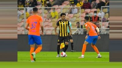 انطلاق صافرة مباراة الاتحاد والفيحاء بكأس خادم الحرمين