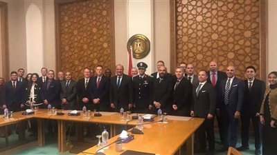 مساعد وزير الخارجية للشئون الأمريكية يلتقي عددًا من الدارسين بكلية الحرب الجوية