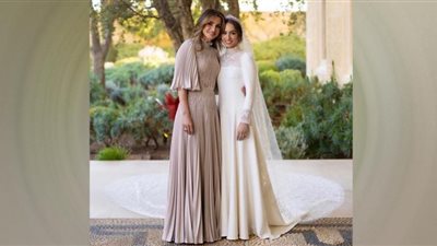 سعر فستان الملكة رانيا في زفاف ابنتها الأميرة إيمان يصدم رواد السوشيال ميديا (شاهد)
