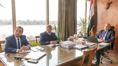 استخدام نظم الري الحديث في مزارع قصب السكر والبساتين والأراضي الرملية