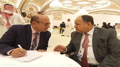 وزير المالية يثمن دور خادم الحرمين وولي العهد في دعم العلاقات مع مصر (خاص)