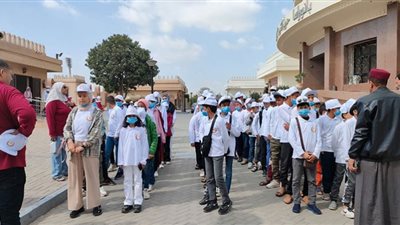 أطفال أبناء المحافظات الحدودية والأسمرات يزورون قصر عابدين
