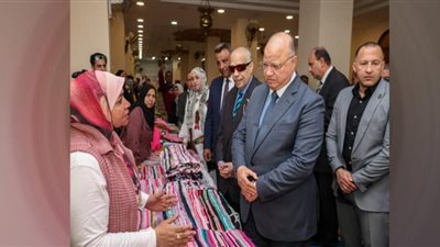 توزيع 3 آلاف شنطة مواد غذائية هدية الرئيس السيسي للمواطنين بالقاهرة