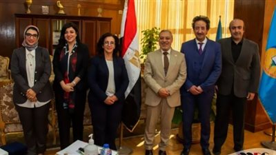 رئيس جامعة طنطا يستقبل وفد الجامعة الأمريكية بالقاهرة