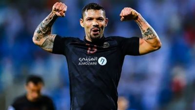 كارلوس جونيور يجدد عقده مع الشباب السعودي