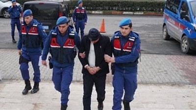 سر اعتقال ضابط في الشرطة التركية