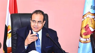 رئيس جامعة سوهاج يوجه بمواصلة إطلاق الزيارات الطلابية للمشروعات القومية
