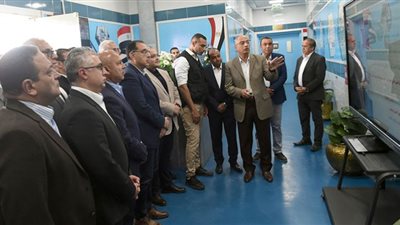 رئيس الوزراء يفتتح المعامل المركزية الجديدة بميناء العين السخنة
