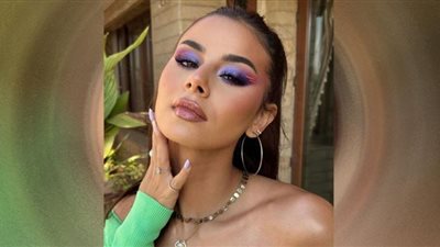 منة عرفة على خطى مارلين مونرو.. عودة صاروخية للستينات