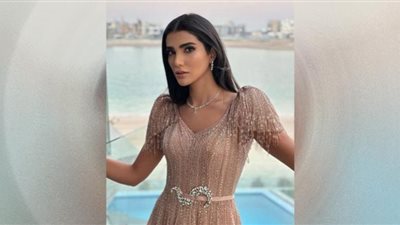 ريم سامي تسحر العيون بموضة البني