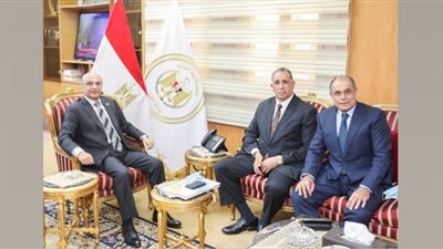 وزير العدل ينهي أزمة رسوم الخدمات المفروضة على المحامين