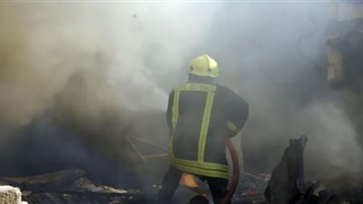 إخماد حريق نشب داخل شقة سكنية بفيصل