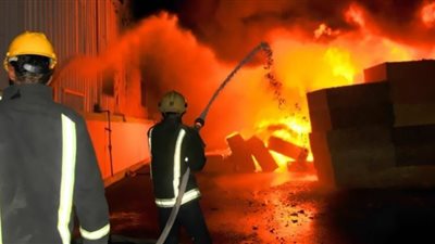 السيطرة علي حريق بمخزن قطن بمنطقة فيصل