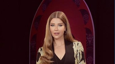 كارلا حداد أميرة ساحرة بالحرير