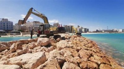 إنشاء 20 رأسًا حجريةً لحماية شواطئ المتوسط من النحر