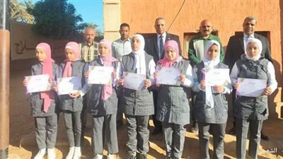 صور.. تعليم المنشاه يُكرّم طلاب مدرسة النويرات الإعدادية المشتركة