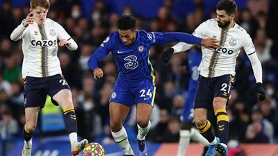تشيلسي أمام إيفرتون وجهًا لوجه الليلة في الدوري الانجليزي