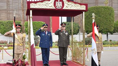 رئيس الأركان ونظيره القطري يتفقدان مجمع الصناعات الهندسية وترسانة الإسكندرية