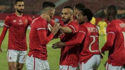 الأهلي يخشى مؤامرة صن داونز مع الهلال في موقعة حسم المتأهلين