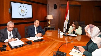 السفير عمرو عباس يؤكد سعيه لإيجاد حلول جذرية تضمن أمن وسلامة أبنائنا بالخارج