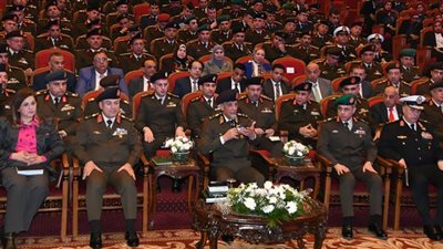 وزير الدفاع يشهد مناقشة البحث الرئيسي لهيئة البحوث العسكرية (فيديو)