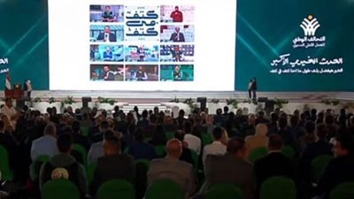 السيسي يشاهد فيلمًا تسجيليًّا عن الأنشطة التطوعية بستاد القاهرة