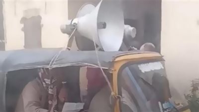 توكتوك يطوف القرى ويحذر السائقين (شاهد)