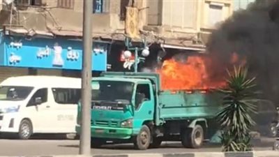 سيارة مشتعلة تثير الجدل بشوارع القاهرة